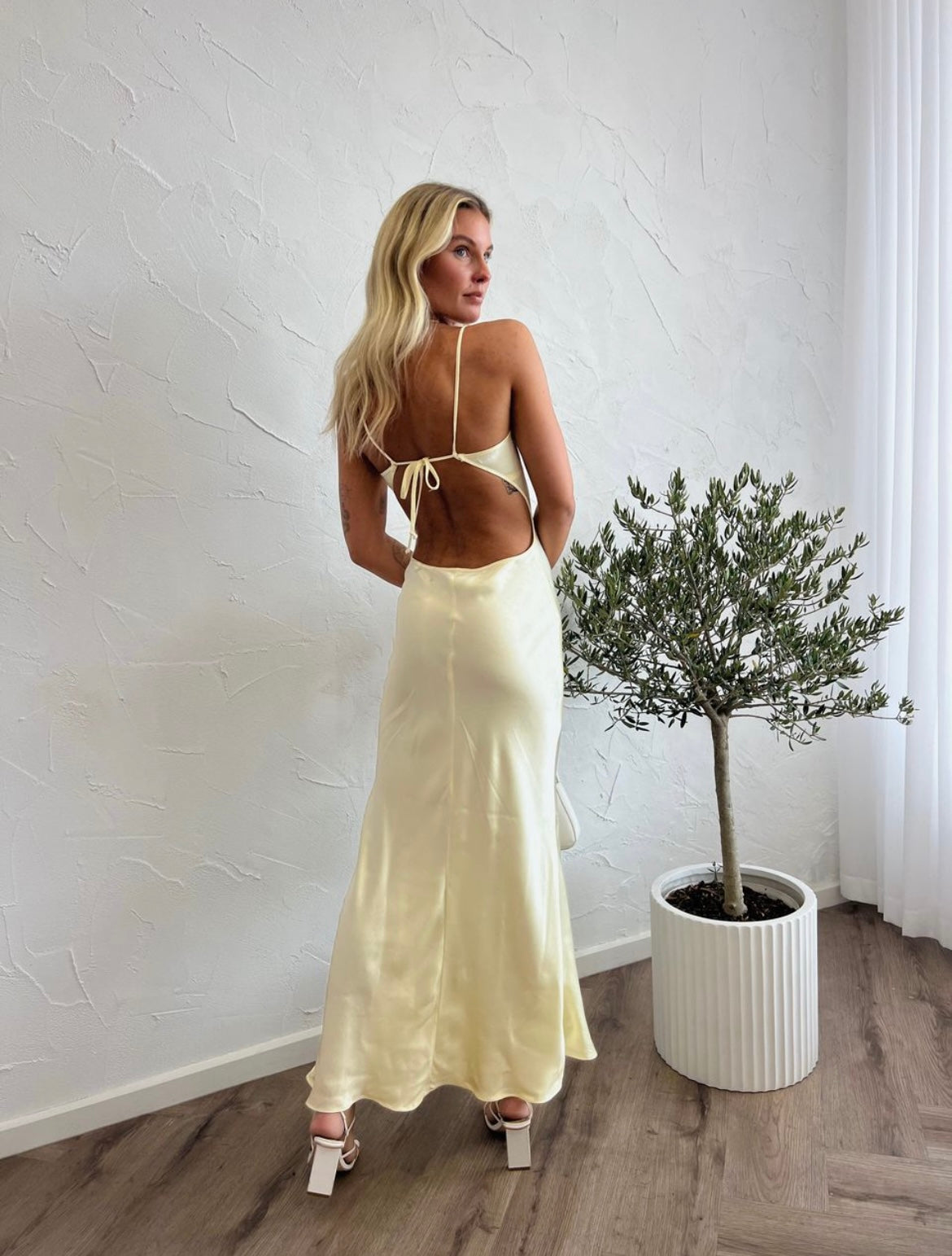 【関税込み】BEC + BRIDGE イエロー Cedar City マキシドレス Cedar City Maxi Dress in Ice Yellow - BEC + BRIDGE – BEC +