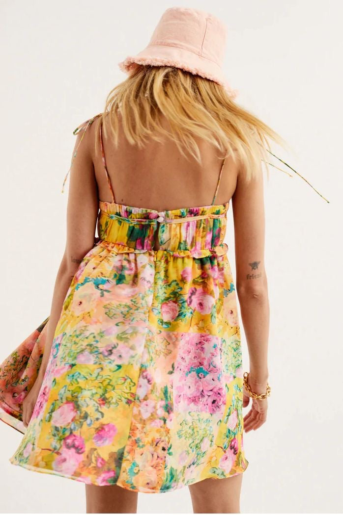 新品未使用　FOR LOVE & LEMONS のミニ丈、ラッフルドレス For Love & Lemons Magnolia Ruffled Jumper Midnight Bloom